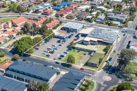 Singleton buys Elanora Hotel